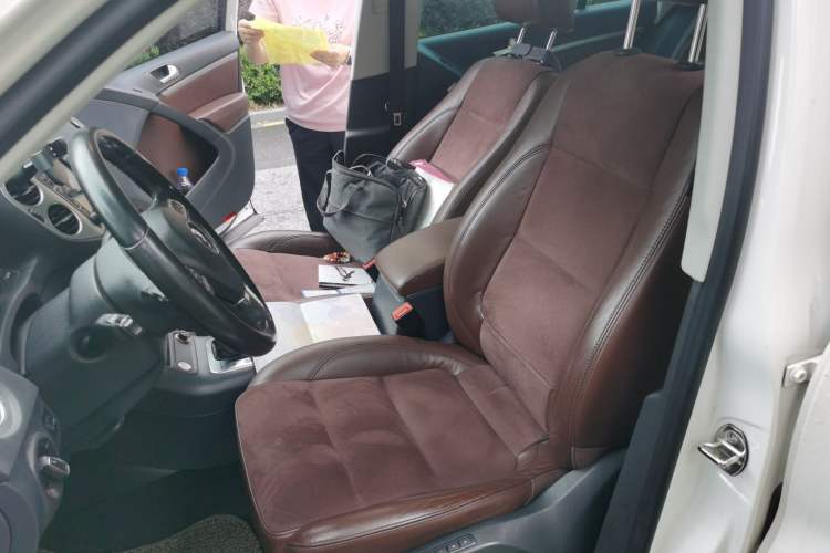Used Volkswagen Tiguan 2015 2.0 TSI Automatic All-Wheel Drive Flagship Edition Left Front Seat