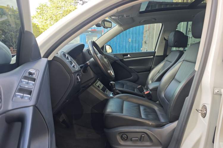 Used Volkswagen Tiguan 2015 2.0 TSI Comfort Edition Left Front Seat