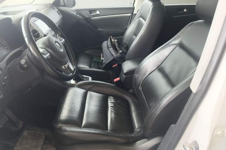Used Volkswagen Tiguan 2015 1.8TSI Automatic All-Wheel-Drive Luxury Model Left Front Seat