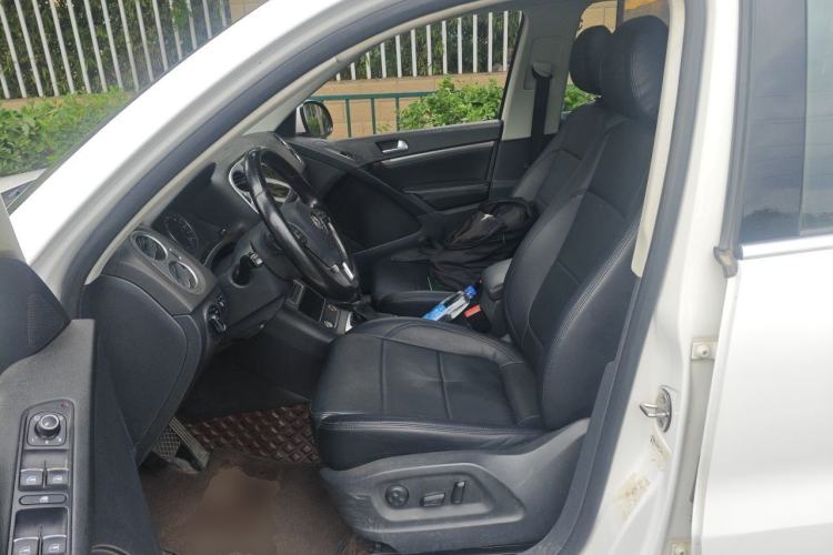 Used Volkswagen Tiguan 2015 1.8TSI Automatic All-Wheel-Drive Luxury Model Left Front Seat
