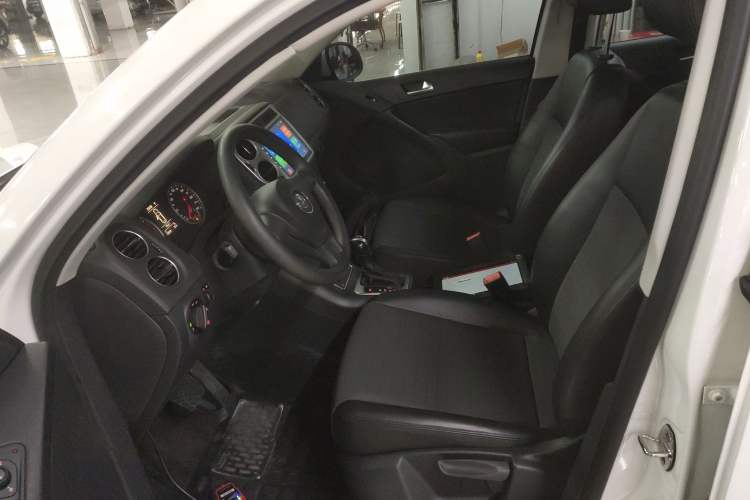 Used Volkswagen Tiguan 2015 1.8TSI Automatic Two-Wheel Drive Trend Edition Left Front Seat