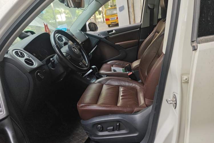 Used Volkswagen Tiguan 2015 1.8TSI Automatic Two-Wheel Drive Luxury Model Left Front Seat