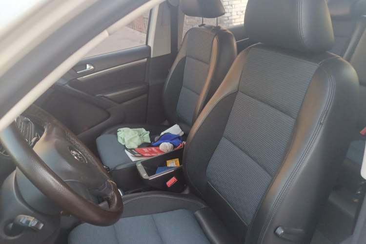 Used Volkswagen Tiguan 2015 1.4TSI Manual Two-Wheel Drive BlueMotion Edition Left Front Seat
