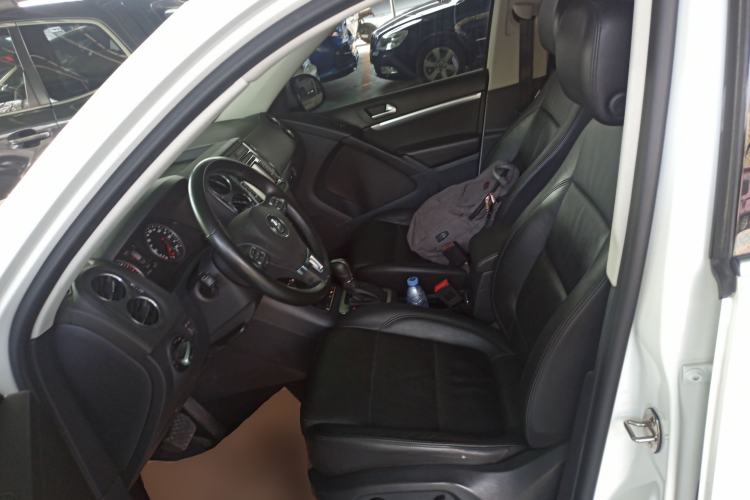 Used Volkswagen Tiguan 2015 2.0 TSI Comfort Edition Left Front Seat