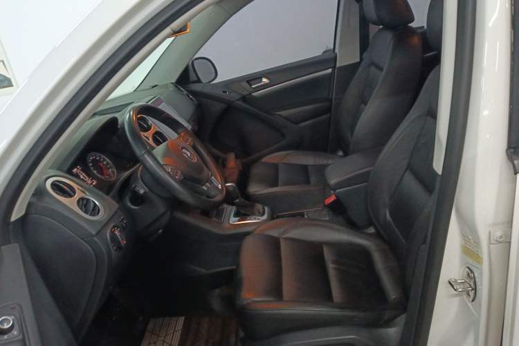 Used Volkswagen Tiguan 2015 1.8TSI Automatic Two-Wheel Drive Comfort Edition Left Front Seat
