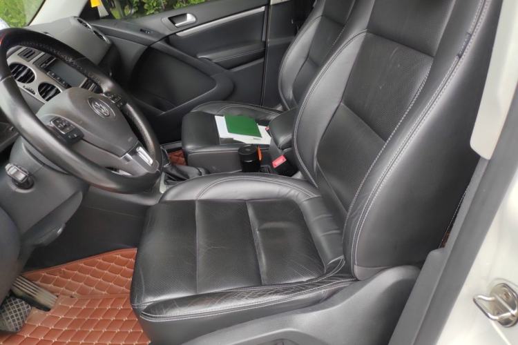 Used Volkswagen Tiguan 2015 1.8TSI Automatic All-Wheel-Drive Luxury Model Left Front Seat