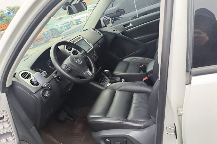 Used Volkswagen Tiguan 2015 1.8TSI Automatic Two-Wheel Drive Comfort Edition Left Front Seat