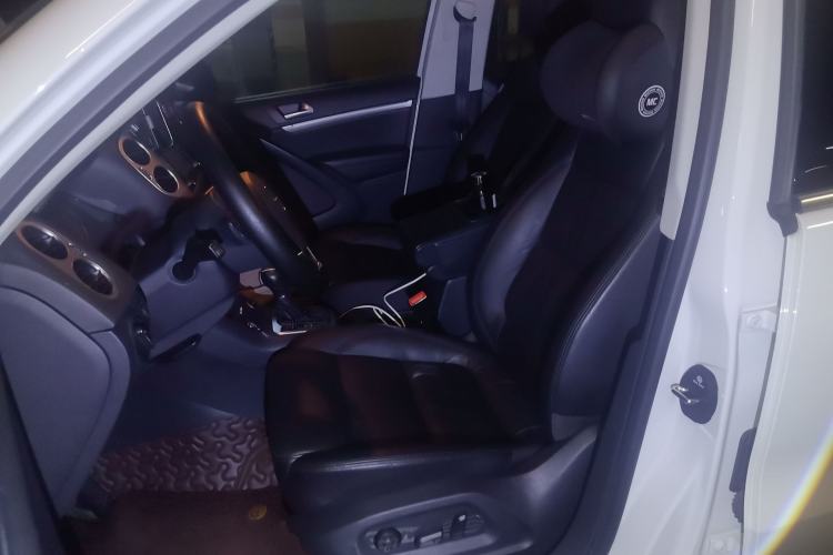 Used Volkswagen Tiguan 2015 1.8TSI Automatic All-Wheel-Drive Luxury Model Left Front Seat