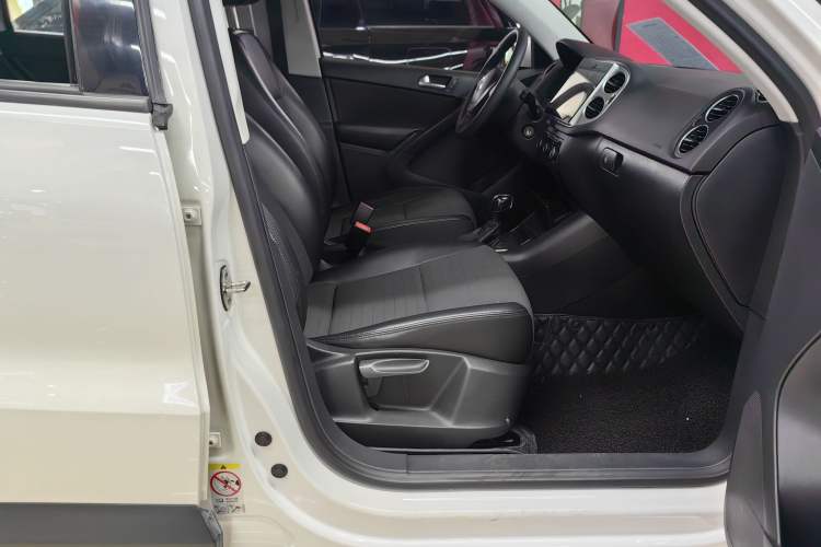Used Volkswagen Tiguan 2015 1.8TSI Automatic Two-Wheel Drive Trend Edition Left Front Seat