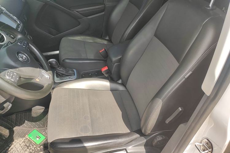 Used Volkswagen Tiguan 2015 1.8TSI Automatic All-Wheel Drive Style Vision Edition Left Front Seat