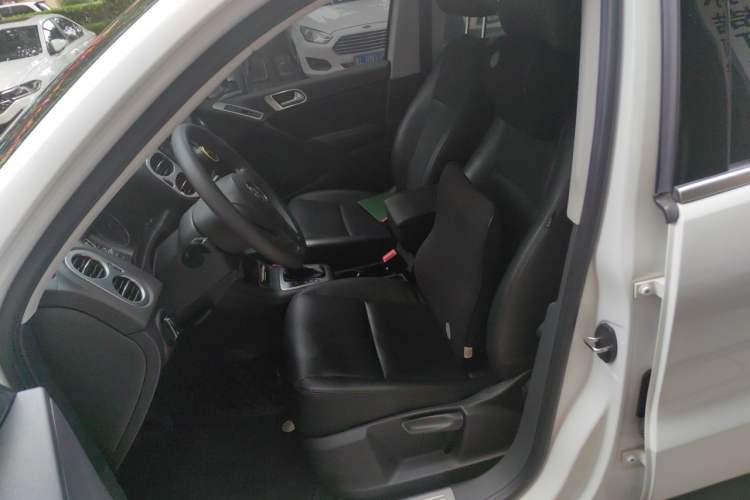 Used Volkswagen Tiguan 2015 1.8TSI Automatic Two-Wheel Drive Trend Edition Left Front Seat
