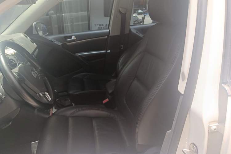 Used Volkswagen Tiguan 2015 1.8TSI Automatic Two-Wheel Drive Comfort Edition Left Front Seat
