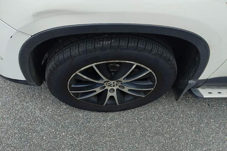 Used Volkswagen Tiguan 2015 1.8TSI Automatic Two-Wheel Drive Comfort Edition Left Front Wheel Hub