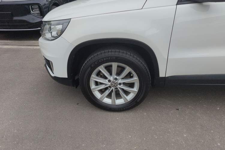 Used Volkswagen Tiguan 2015 1.8TSI Automatic Two-Wheel Drive Comfort Edition Left Front Wheel Hub
