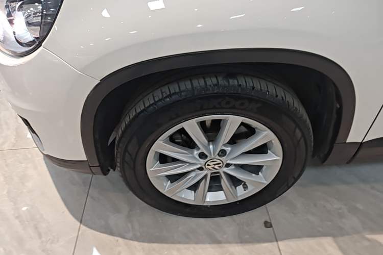 Used Volkswagen Tiguan 2015 1.8TSI Automatic All-Wheel Drive Comfort Edition Left Front Wheel Hub