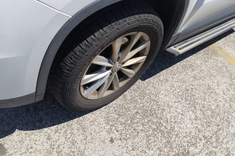 Used Volkswagen Tiguan 2015 1.8TSI Automatic Two-Wheel Drive Comfort Edition Left Front Wheel Hub