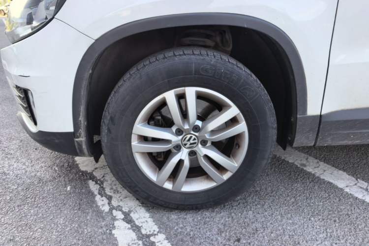 Used Volkswagen Tiguan 2015 1.8TSI Automatic Two-Wheel Drive Trend Edition Left Front Wheel Hub