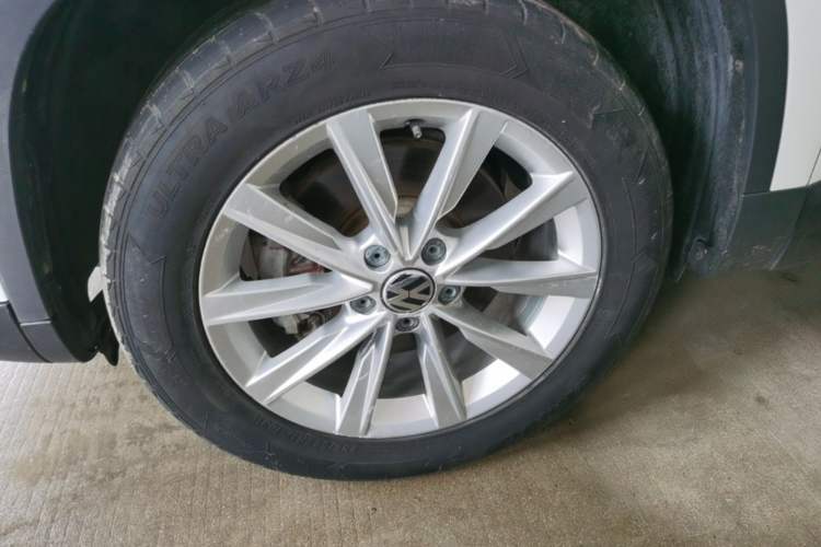 Used Volkswagen Tiguan 2015 1.8TSI Automatic Two-Wheel Drive Comfort Edition Left Front Wheel Hub