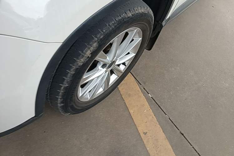 Used Volkswagen Tiguan 2015 1.8TSI Automatic Two-Wheel Drive Comfort Edition Left Front Wheel Hub