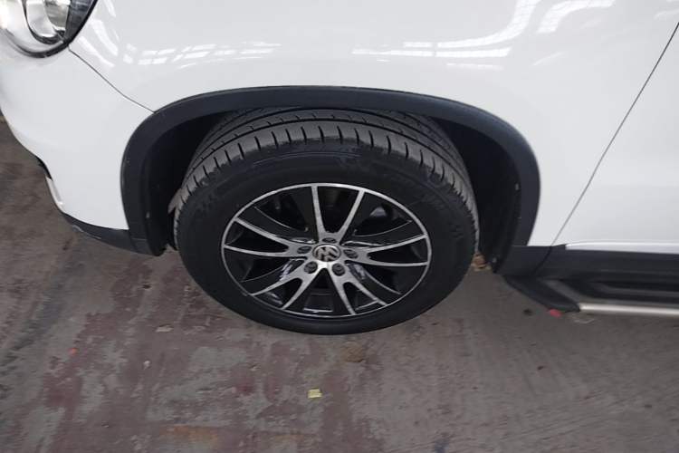 Used Volkswagen Tiguan 2015 1.8TSI Automatic Two-Wheel Drive Luxury Model Left Front Wheel Hub