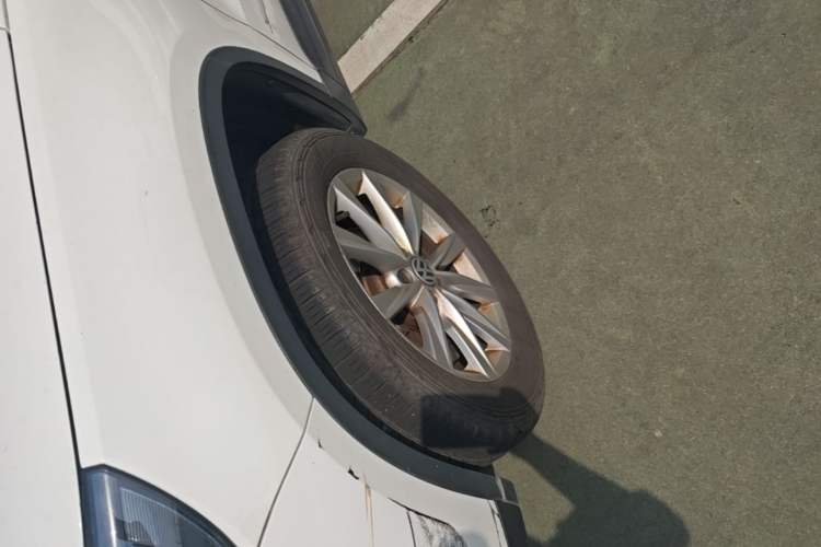 Used Volkswagen Tiguan 2015 1.8TSI Automatic Two-Wheel Drive Comfort Edition Left Front Wheel Hub