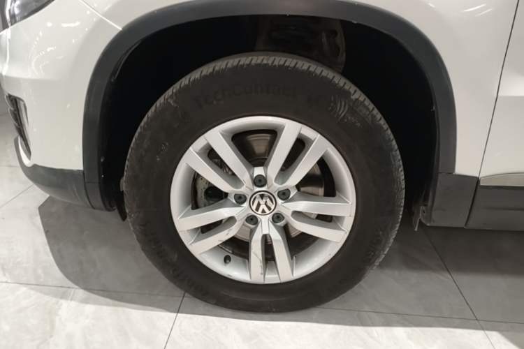 Used Volkswagen Tiguan 2015 1.8TSI Automatic Two-Wheel Drive Trend Edition Left Front Wheel Hub