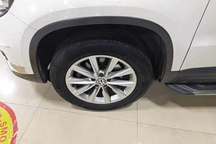 Used Volkswagen Tiguan 2015 1.8TSI Automatic Two-Wheel Drive Comfort Edition Left Front Wheel Hub