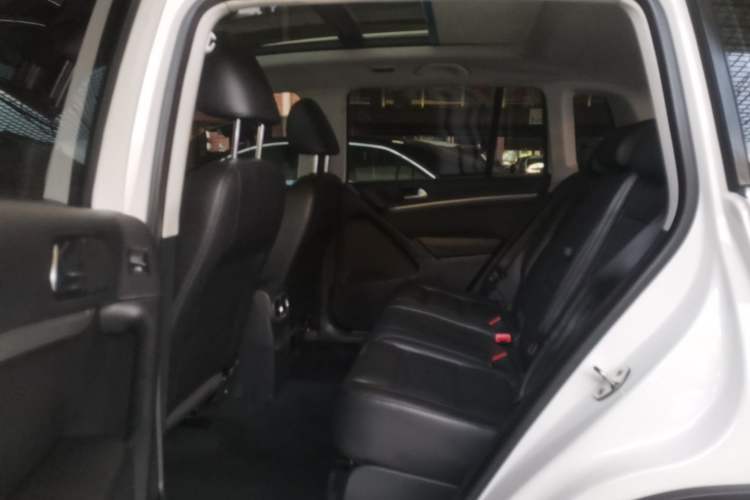 Used Volkswagen Tiguan 2015 1.8TSI Automatic Two-Wheel Drive Luxury Model Left Rear Seat