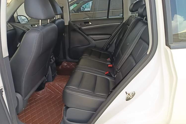 Used Volkswagen Tiguan 2015 1.8TSI Automatic Two-Wheel Drive Comfort Edition Left Rear Seat