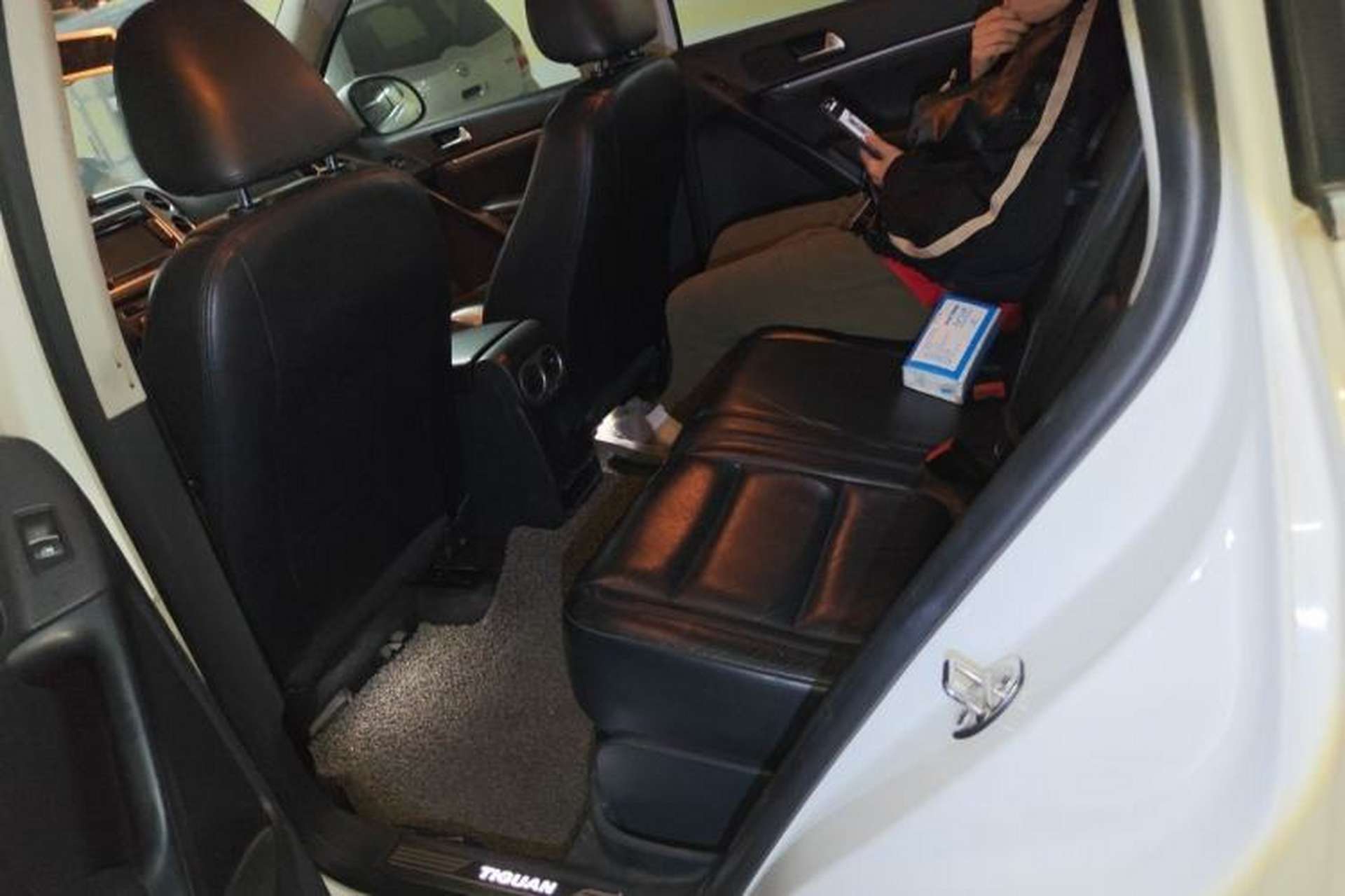 Used Volkswagen Tiguan 2015 2.0 TSI Automatic All-Wheel Drive Luxury Edition Left Rear Seat