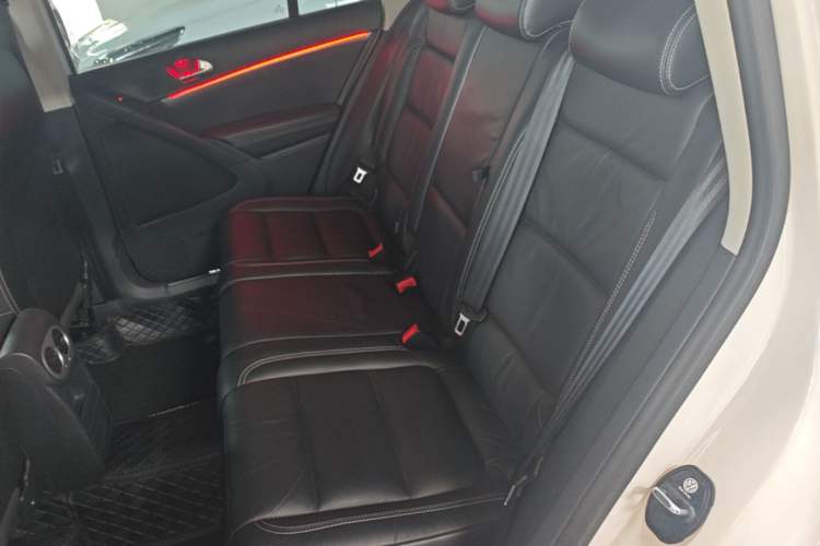 Used Volkswagen Tiguan 2015 1.8TSI Automatic Two-Wheel Drive Luxury Model Left Rear Seat