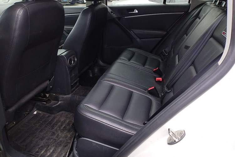 Used Volkswagen Tiguan 2015 1.8TSI Automatic Two-Wheel Drive Comfort Edition Left Rear Seat