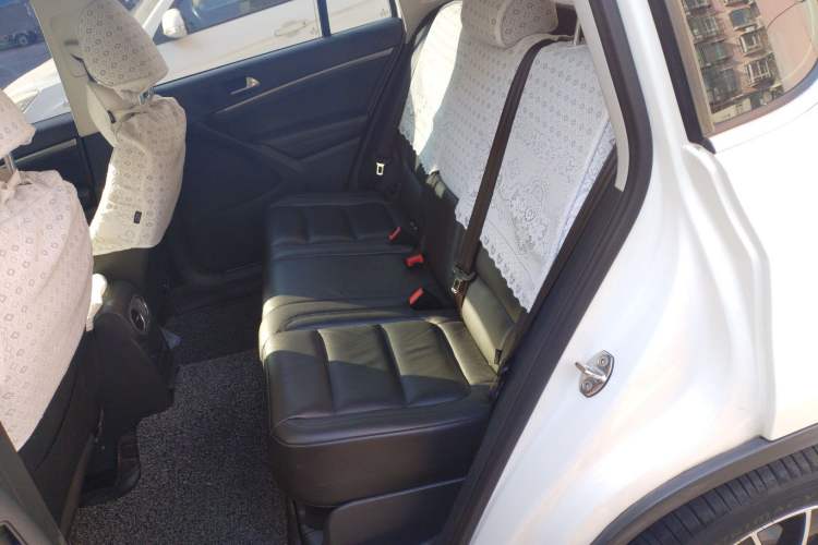 Used Volkswagen Tiguan 2015 1.8TSI Automatic All-Wheel-Drive Luxury Model Left Rear Seat