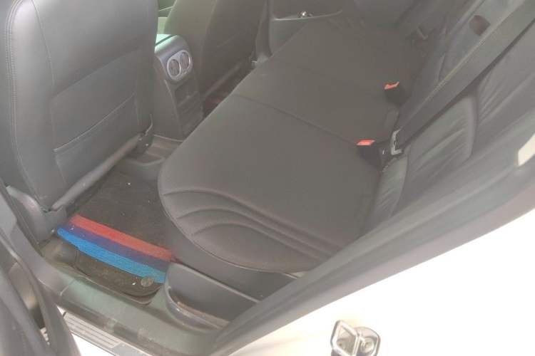 Used Volkswagen Tiguan 2015 1.8TSI Manual Two-Wheel-Drive Limited Edition Left Rear Seat