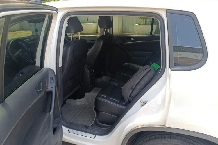 Used Volkswagen Tiguan 2015 1.8TSI Automatic Two-Wheel Drive Comfort Edition Left Rear Seat
