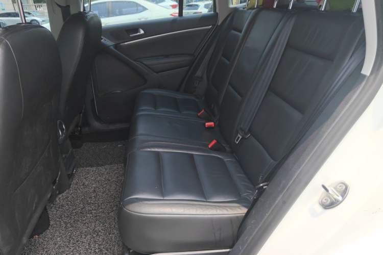 Used Volkswagen Tiguan 2015 1.8TSI Automatic Two-Wheel Drive Comfort Edition Left Rear Seat