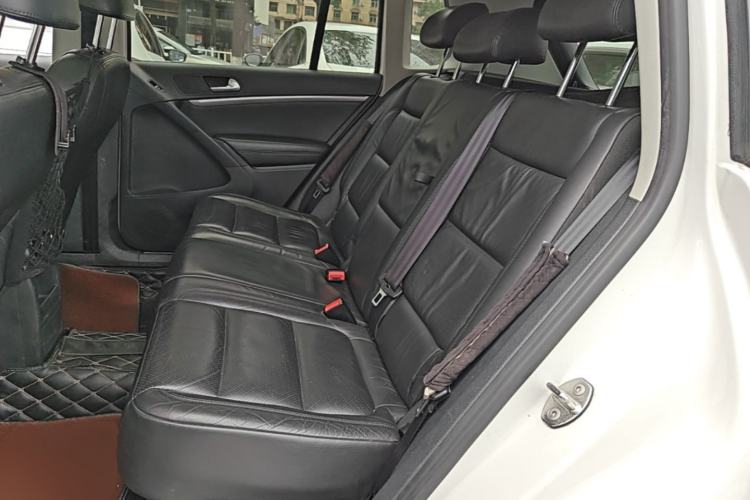 Used Volkswagen Tiguan 2015 1.8TSI Automatic All-Wheel-Drive Luxury Model Left Rear Seat