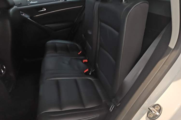 Used Volkswagen Tiguan 2015 1.8TSI Automatic All-Wheel Drive Comfort Edition Left Rear Seat