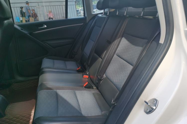 Used Volkswagen Tiguan 2015 1.4TSI Manual Two-Wheel Drive BlueMotion Edition Left Rear Seat