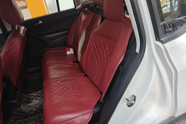 Used Volkswagen Tiguan 2015 1.8TSI Automatic Two-Wheel Drive Trend Edition Left Rear Seat