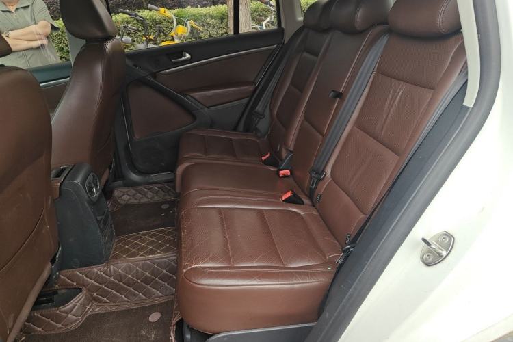 Used Volkswagen Tiguan 2015 2.0 TSI Automatic All-Wheel Drive Luxury Edition Left Rear Seat