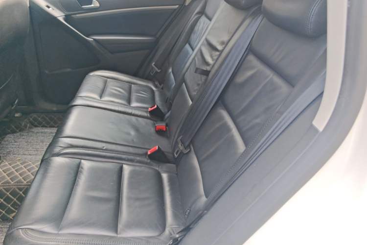 Used Volkswagen Tiguan 2015 1.8TSI Automatic Two-Wheel Drive Comfort Edition Left Rear Seat