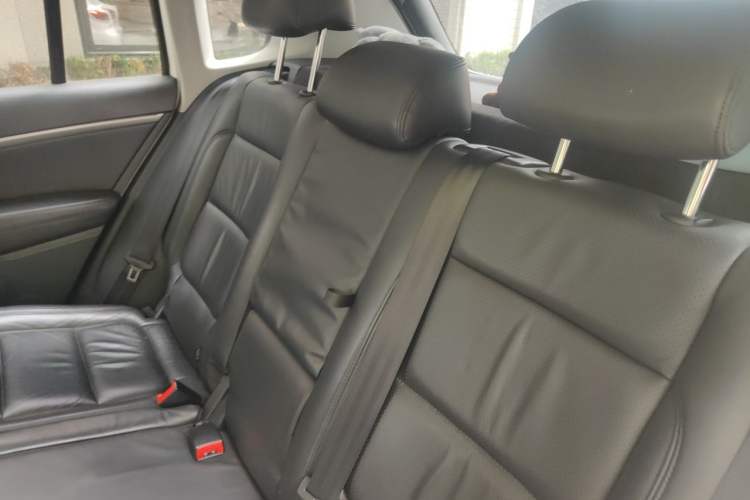 Used Volkswagen Tiguan 2015 1.8TSI Automatic All-Wheel-Drive Luxury Model Left Rear Seat