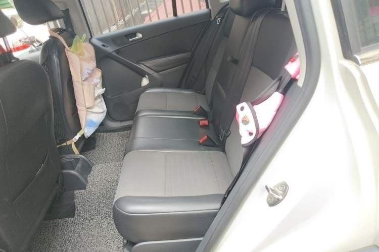 Used Volkswagen Tiguan 2015 1.8TSI Automatic Two-Wheel Drive Trend Edition Left Rear Seat