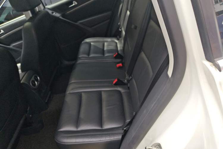 Used Volkswagen Tiguan 2015 2.0 TSI Automatic All-Wheel Drive Comfort Vision Edition Left Rear Seat