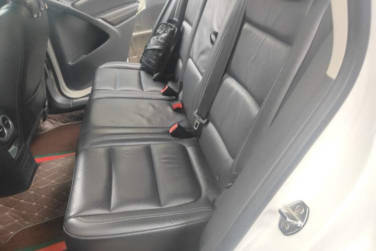Used Volkswagen Tiguan 2015 1.8TSI Automatic Two-Wheel Drive Luxury Model Left Rear Seat
