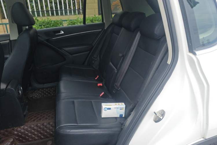 Used Volkswagen Tiguan 2015 1.8TSI Automatic All-Wheel-Drive Luxury Model Left Rear Seat