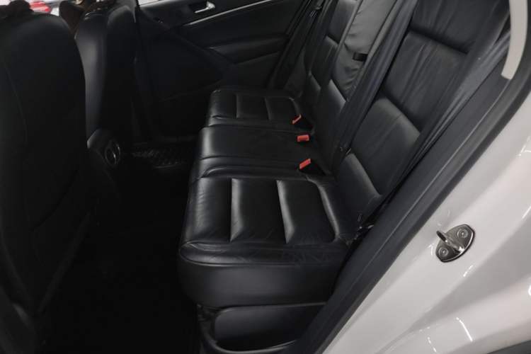 Used Volkswagen Tiguan 2015 1.8TSI Automatic Two-Wheel Drive Comfort Edition Left Rear Seat