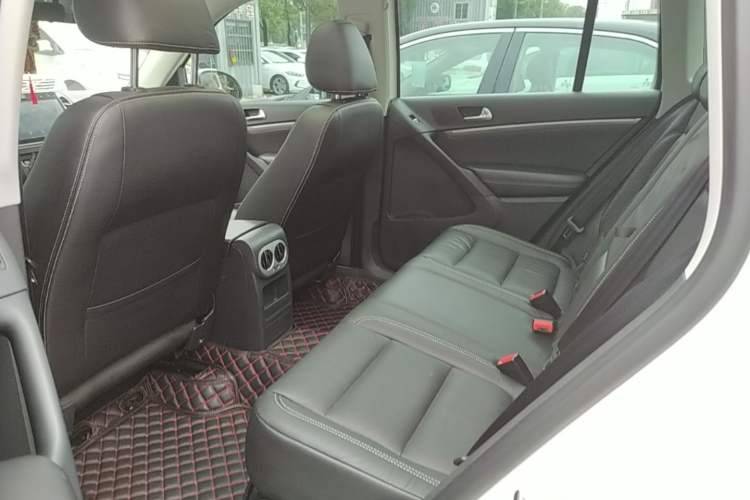 Used Volkswagen Tiguan 2015 1.8TSI Automatic Two-Wheel Drive Luxury Model Left Rear Seat