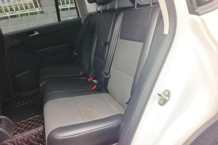 Used Volkswagen Tiguan 2015 1.8TSI Automatic Two-Wheel Drive Trend Edition Left Rear Seat